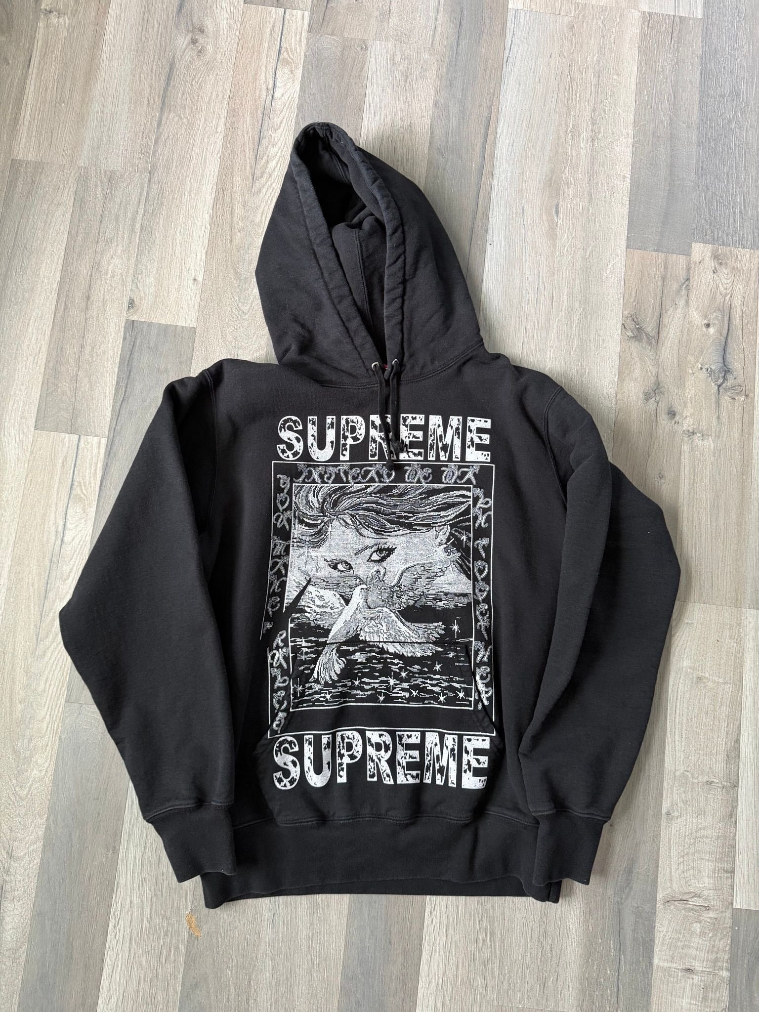 Supreme Doves Hoodie – FW19 (Used 9.5/10)