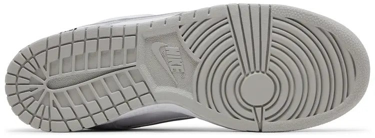 2025 Nike Supreme x Dunk Low SB 'White Metallic Silver'